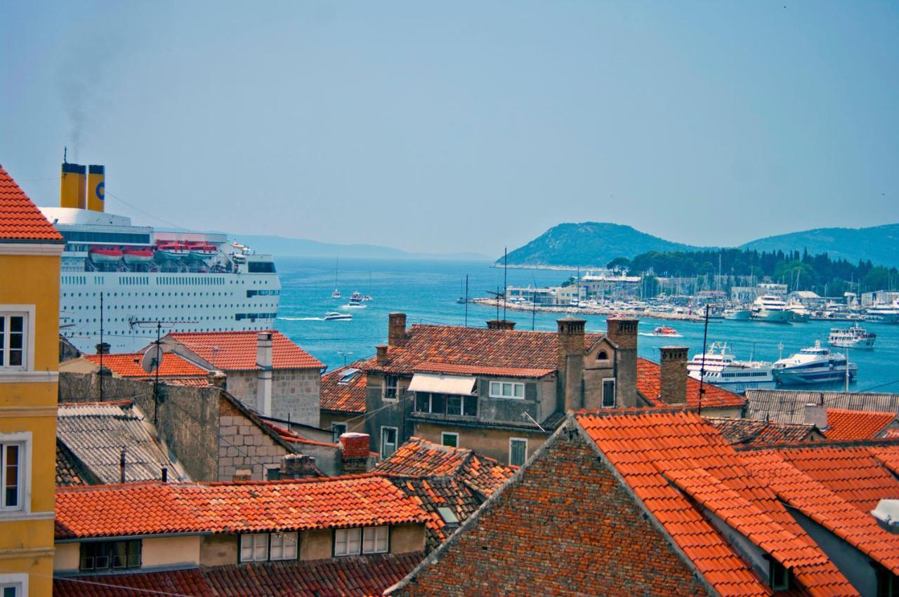 Apartment Port View-5 Min From Center Split Exteriör bild